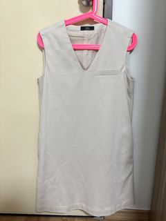 (Category: ) located in . Submitted by shopaholic_xx (Listing ID 1452088567, Image 1). Description: .