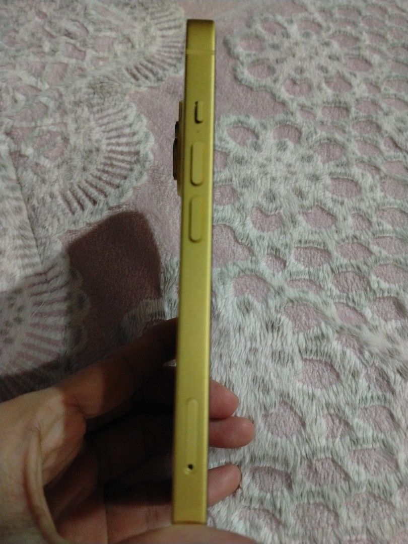 Ip 14 (Category: iPhone 14 Series) located in Petaling Jaya. Submitted by insalynn (Listing ID 1452068408, Image 3). Description: Masih dlm keadaan cantik. Nak jual sebab ada ip lain. Berminat segera pm. Siapa cepat dia dapat.