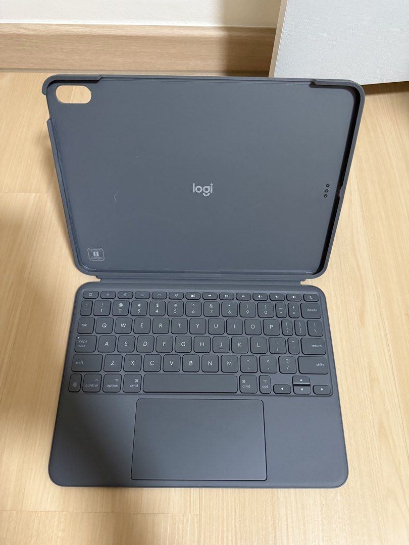 ipad casing (Category: Laptops & Notebooks) located in Singapore. Submitted by yrmother123 (Listing ID 1452020432, Image 1). Description: for ipad air 11inch air6/7 m2,m3.