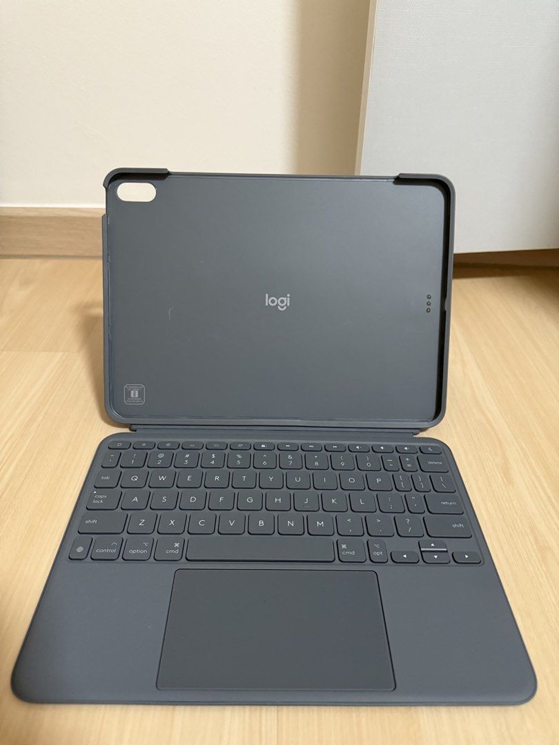 ipad casing (Category: Laptops & Notebooks) located in Singapore. Submitted by yrmother123 (Listing ID 1452020432, Image 2). Description: for ipad air 11inch air6/7 m2,m3.