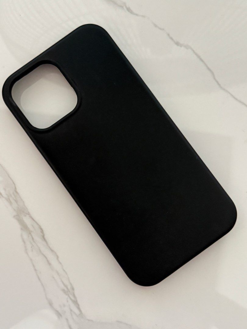 Iphone 13 Pro Max Silicone Phone Case (Category: Cases & Sleeves) located in Manila. Submitted by izlaa (Listing ID 1451979519, Image 1). Description: • RFS: I upgraded my phone • Color: Black • Silicone • Small flaw but not noticeable since it’s black.