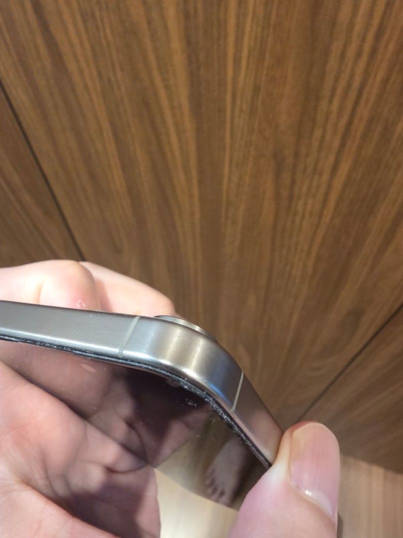 iPhone 15 pro (Category: iPhone 15 Series) located in Shah Alam. Submitted by watch.kit.125 (Listing ID 1452105107, Image 2). Description: superb condition, not many scratches. comes with box and cable.