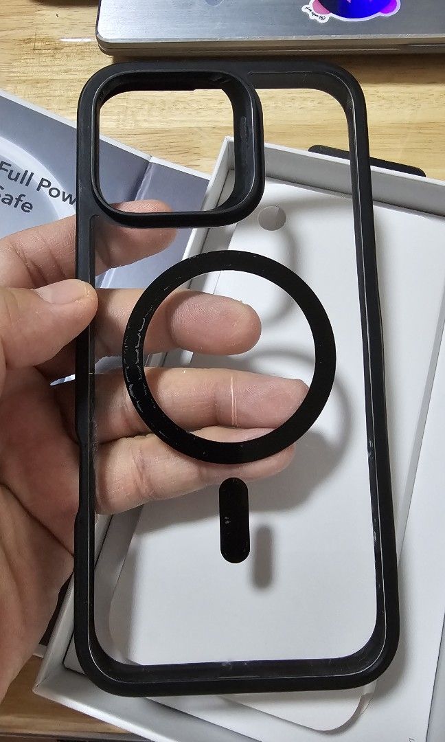 ESR casing for iPhone 16 Promax (Category: Cases & Sleeves) located in Quezon City. Submitted by danesu (Listing ID 1445858552, Image 3). Description: - original - with box.