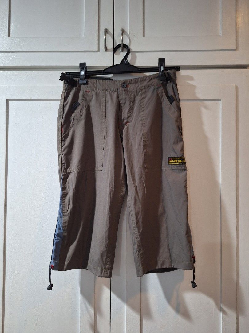 Irok Sport Capri Pants/Shorts (Category: Swim Trunks & Board Shorts) located in Paranaque City. Submitted by simplified_closetspace (Listing ID 1451952528, Image 1). Description: - Owner is 5'1". Knee-length. - Waist: 28 - 30 inches.