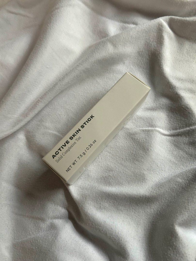 Issy Active Skin Stick Sand (Category: Makeup) located in Manila. Submitted by thebeautybodega (Listing ID 1451987344, Image 2). Description: - Issy Active Skin Stick - Shade: Sand - Type: Solid completion tint - Net Weight: 7.5g / 0.26 oz - Features: Easy to apply and blend - Finish: Great for a natural look.