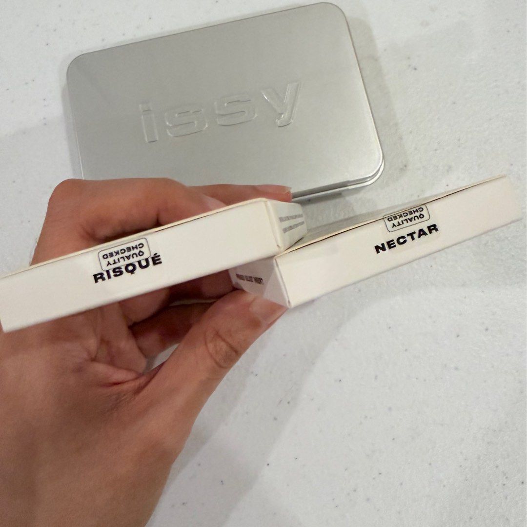 [issy] pressed velvet insert set - risque + nectar (Category: Makeup) located in Manila. Submitted by jjonghanies (Listing ID 1452037012, Image 2). Description: 📍 used once each! no cracks, still in good condition — magnetic palette still has box + pin! rfs: colors not for me / too pigmented for my usual routine.