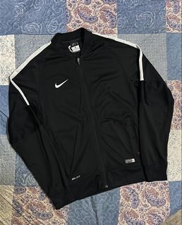 (Category: ) located in . Submitted by nishthrifting (Listing ID 1452076025, Image 1). Description: .