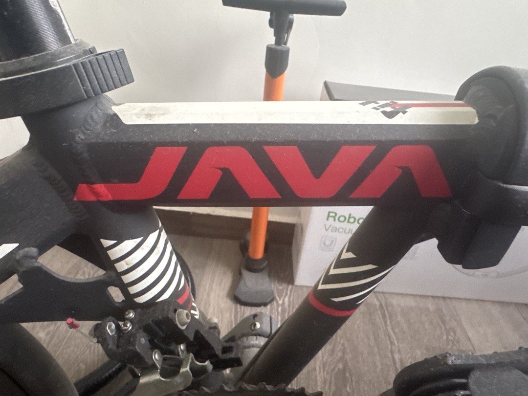 JAVA Folding Bicycle (Category: Bicycles) located in Singapore. Submitted by stanley.loh.862 (Listing ID 1451910819, Image 2). Description: Java Fit 18 Speed 20” Foldable Internal cabling alloy foldable frameset. Shifter: Deca Front derailleur: Deca Rear derailleur: Deca Crankset: 43-52T – 2 Speed – Deca Hollow Crank. Cassette: SunShine 11-28T- 9 speed. Brakes: Deca String Actuated Hydraulic Brakes. Chain: KMC 9 Speed Chain Wheelset: 20” DECAF 40