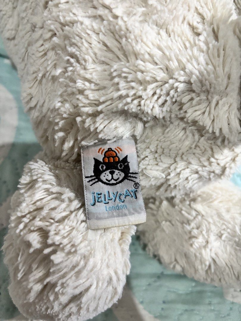 ⊹ ࣪ ˖ jellycat bashful bunny in large (Category: Plushies & Soft Toys) located in Quezon City. Submitted by qlindaupland (Listing ID 1451949172, Image 3). Description: bought here on carousell cannot guarantee authenticity payment method: gcash only shipping shouldered by buyer.