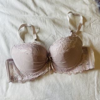 (Category: ) located in . Submitted by shelved (Listing ID 1451908223, Image 1). Description: .