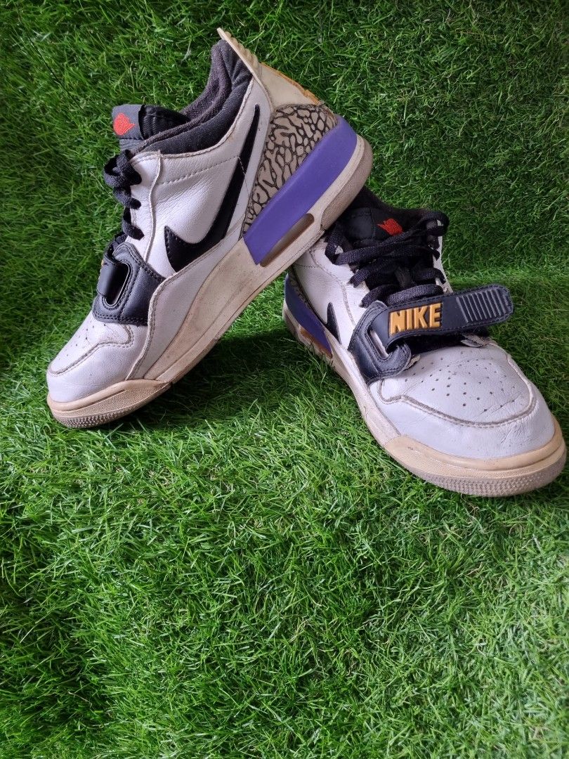 Jordan 3 Retro SE Unite Fire Red Cement Grey (Category: Sneakers) located in Manila. Submitted by solotrifting (Listing ID 1451905634, Image 2). Description: - Jordan 3 Retro SE Unite sneakers - White leather with cement grey elephant print accents - Red and purple detailing - Features both laces and a velcro strap closure - Perfect for everyday casual wear.