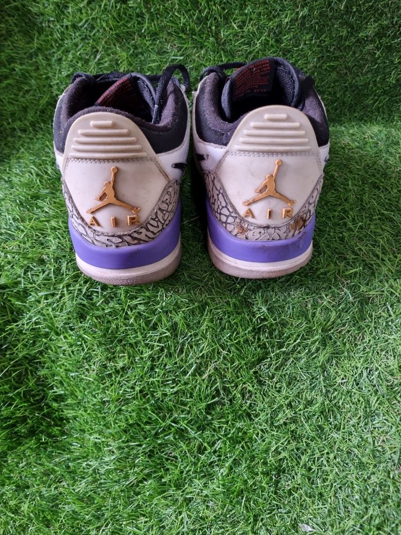 Jordan 3 Retro SE Unite Fire Red Cement Grey (Category: Sneakers) located in Manila. Submitted by solotrifting (Listing ID 1451905634, Image 3). Description: - Jordan 3 Retro SE Unite sneakers - White leather with cement grey elephant print accents - Red and purple detailing - Features both laces and a velcro strap closure - Perfect for everyday casual wear.