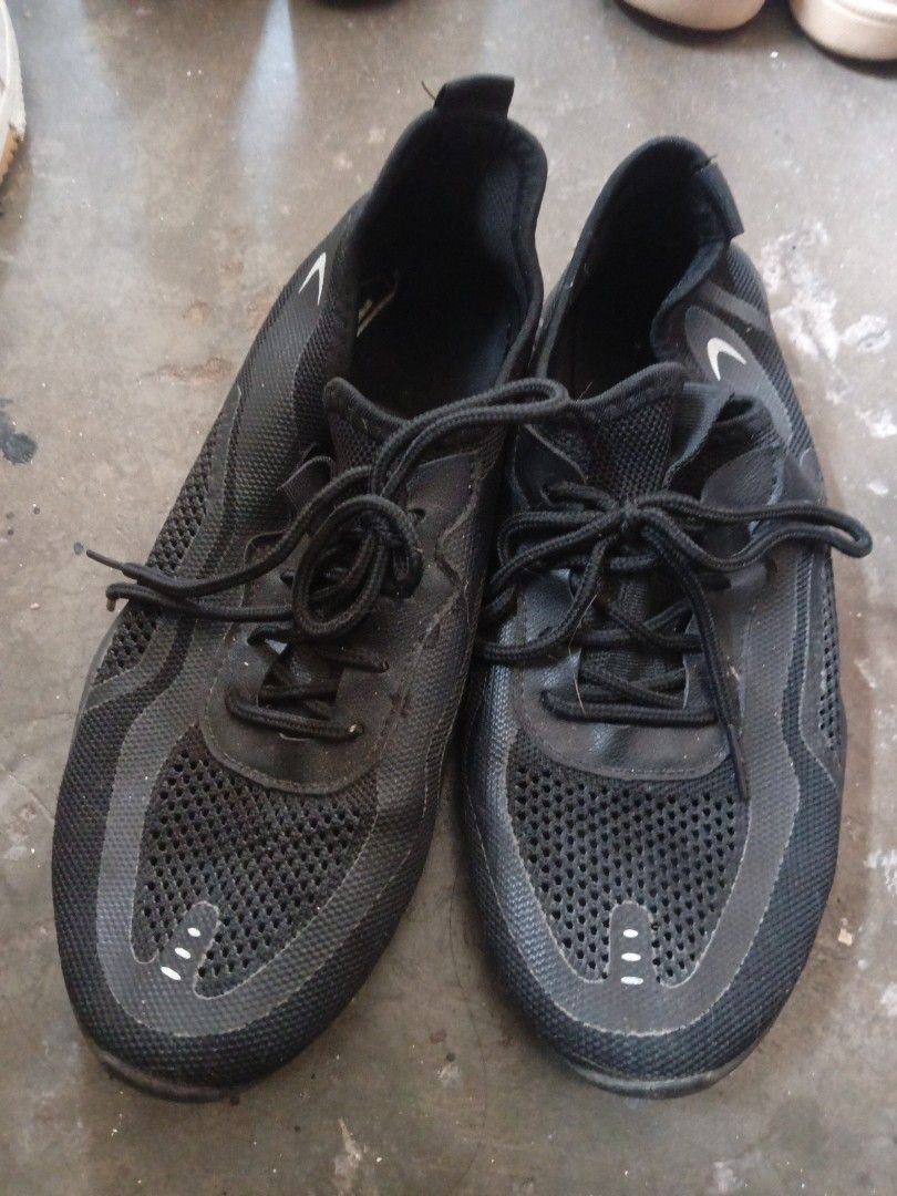 Kasut Bundle (Category: Sneakers) located in Kuala Lumpur. Submitted by merang_ (Listing ID 1451907699, Image 2). Description: Kasut Bundle Well Used. Letgo. Black Sneaker Size 41 - RM10 Futsal Leo Size 42 - RM5 White Puma Sneaker Size 42 - RM10 High Cut Converse White Size 42 - RM10 Caterpillar Boot Size 41 - RM30.
