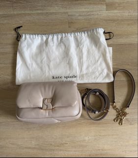 (Category: ) located in . Submitted by eqaqaaa (Listing ID 1451919312, Image 1). Description: .