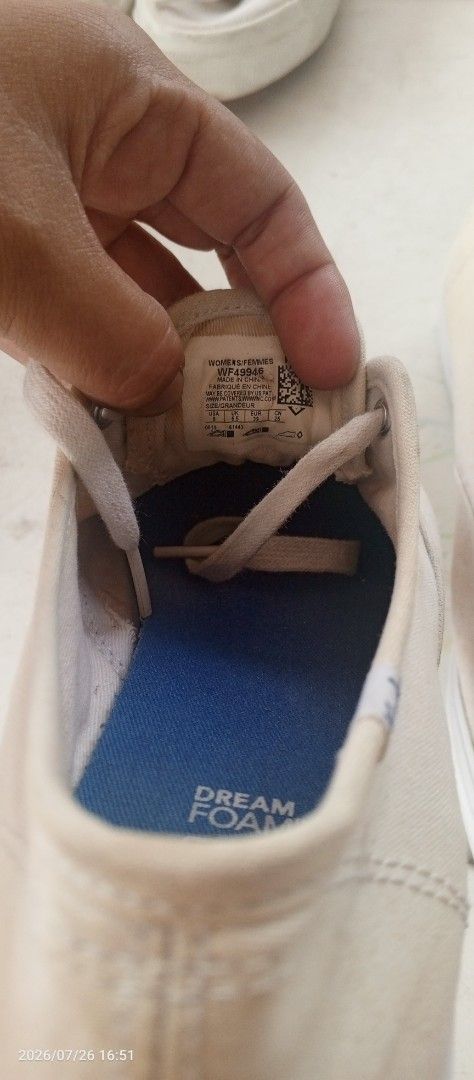 Keds White Canvas Sneakers Dream Foam (Category: Sneakers) located in Taytay. Submitted by ecs1991 (Listing ID 1452005026, Image 2). Description: - Classic white Keds canvas sneakers - Features Dream Foam insoles for ultimate comfort - Lace-up closure for a secure fit - Soles show some signs of wear, adding character - Versatile and easy to pair with any outfit - Ideal for everyday casual wear - needs cleaning natago na po bawal sa maarte see pic