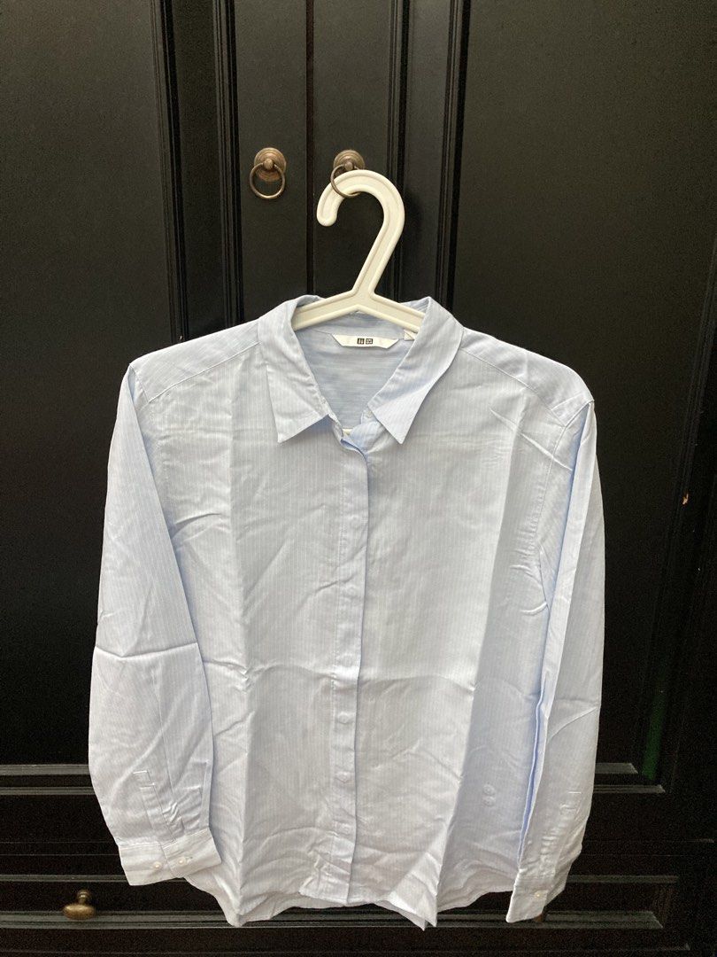 Kemeja Uniqlo (Kategori: Atasan) berada di Bandung. Dikirim oleh prelovedkoray (ID iklan 1452053249, Gambar 1). Deskripsi: .