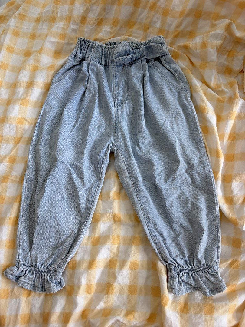 Kids pants (Category: Babies & Kids Fashion) located in Lipa City. Submitted by riz022 (Listing ID 1452009433, Image 1). Description: .