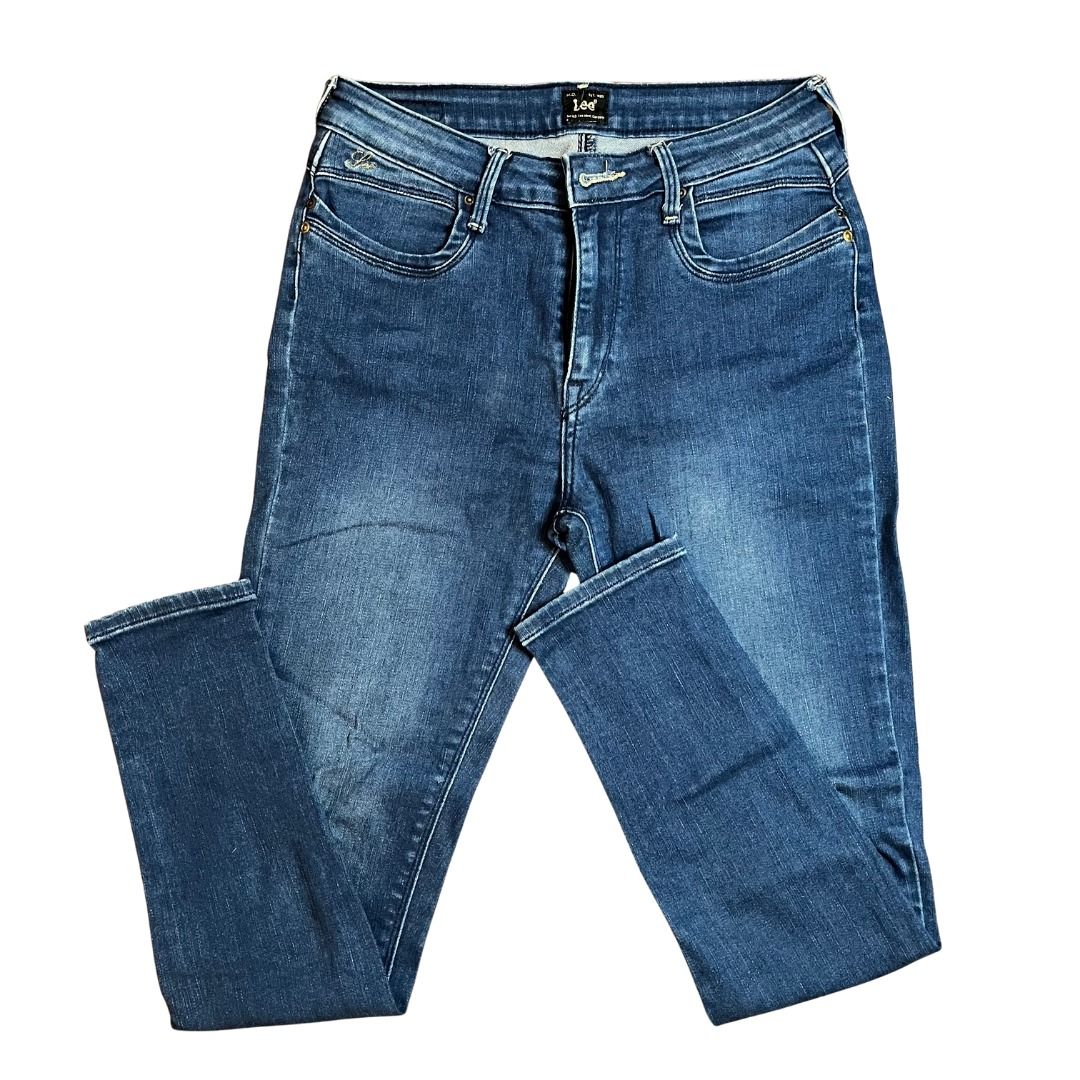 Lee Blue Denim Jeans (Category: Jeans) located in Santa Rosa. Submitted by annydeclutters (Listing ID 1451984163, Image 1). Description: Size: 29 RFS: Decluttering.