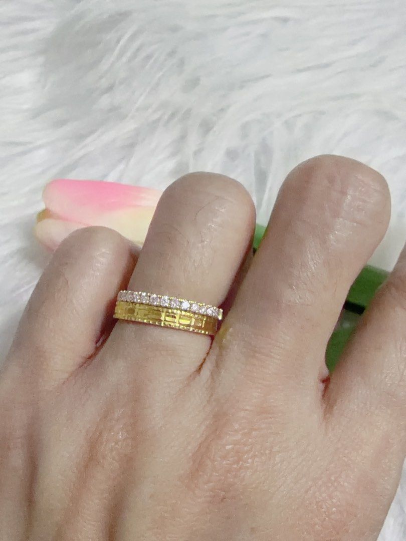 Let’s stack the rings! (Category: Rings) located in Singapore. Submitted by cinderella2020 (Listing ID 1452065665, Image 3). Description: So beautiful to stack your gold rings with diamond rings 💍 .