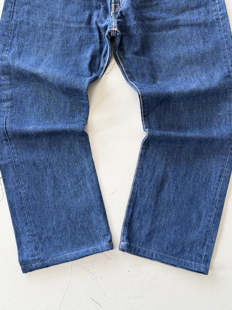 Levi's 501 Button Fly Dark Wash Denim Jeans (Category: Jeans) located in Bauang. Submitted by paringaoseven (Listing ID 1452070687, Image 2). Description: Levis 501 Jeans Condition: 10/10 Dimensions Waist: 32 Length: 30 -Dark wash denim - Button fly closure .