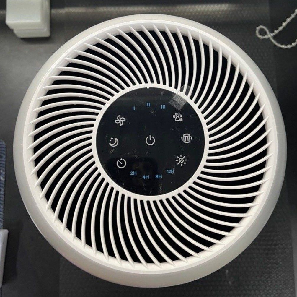 Levoit Core P350 Pet Care Air Purifier (Category: Air Purifiers & Dehumidifiers) located in Quezon City. Submitted by mimi0023 (Listing ID 1452090071, Image 2). Description: - Levoit Core P350 Pet Care Air Purifier - Ideal for pet owners - Covers rooms up to 33 sqm - Unit is in good working condition - Used for about 3 months at 2 hours per day only - RFS got a bigger one.
