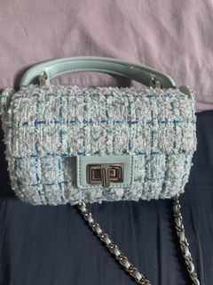 (Category: ) located in . Submitted by ginaqisun (Listing ID 1451916632, Image 1). Description: .