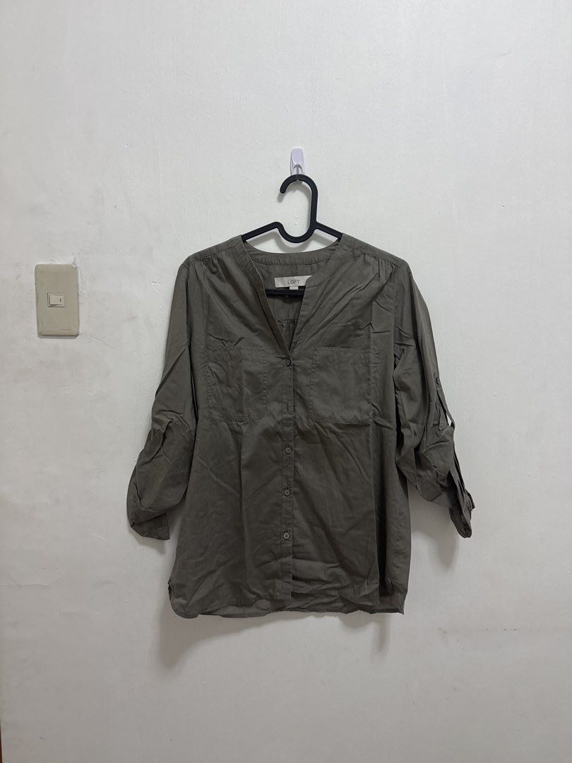 LOFT Button-Up Shirt Small (Category: Shirts) located in Quezon City. Submitted by fromthreesha (Listing ID 1451980139, Image 1). Description: Rarely Used.