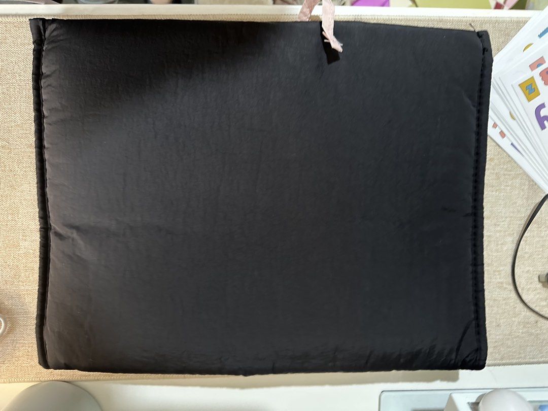 Macbook 13 inch Laptop Bag/Case (Category: Laptop Bags & Sleeves) located in Pasig City. Submitted by impulsivebuyer58 (Listing ID 1451980025, Image 2). Description: Good as new; barely used Rfs: decluttering .