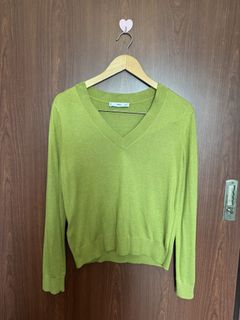 (Category: ) located in . Submitted by elle_closetsale (Listing ID 1451916688, Image 1). Description: .