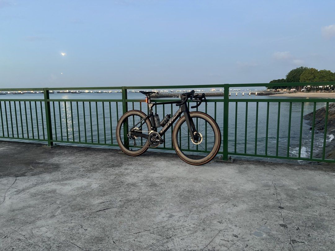 Merida Reacto 7000e (Category: Bicycles) located in Singapore. Submitted by no_bike (Listing ID 1452013919, Image 3). Description: Size: S (I’m 175 for reference) Washed every 1-2 weeks with Peaty’s Loam Foam and lubed with Rock n Roll gold. Recently changed headset bearings to Kinetic Bearings. Brakes recently rebled at RS cycles. There are some damages from a recent slide out but damage are only cosmetic (Pics 4-5) New SUMC 11spd chain will be 