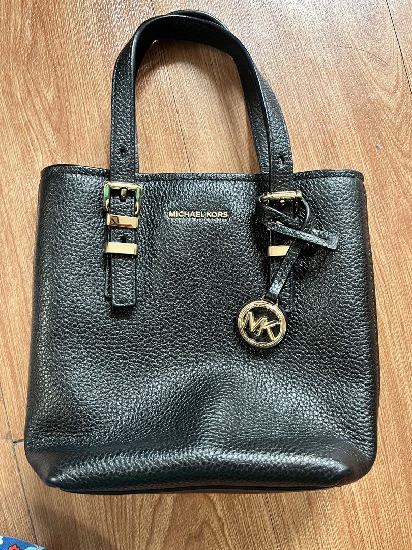 Michael Kors (Category: Luxury Bags & Wallets) located in San Pablo. Submitted by celgvr (Listing ID 1451967687, Image 1). Description: .