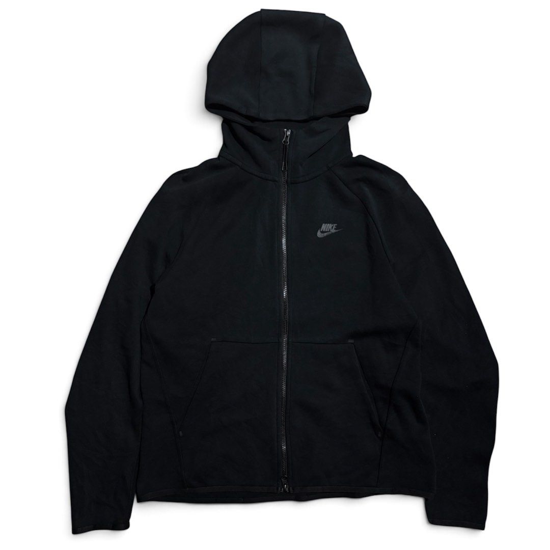 Nike AS Tech Fleece Sportswear Jacket (Category: Hoodies) located in General Santos City (Dadiangas). Submitted by earl_chives (Listing ID 1452102123, Image 1). Description: Size Large on tag 21 x 25-26 inches Excellent condition No major flaws Signs of usage only Gen. Santos City location 995 only HMU.