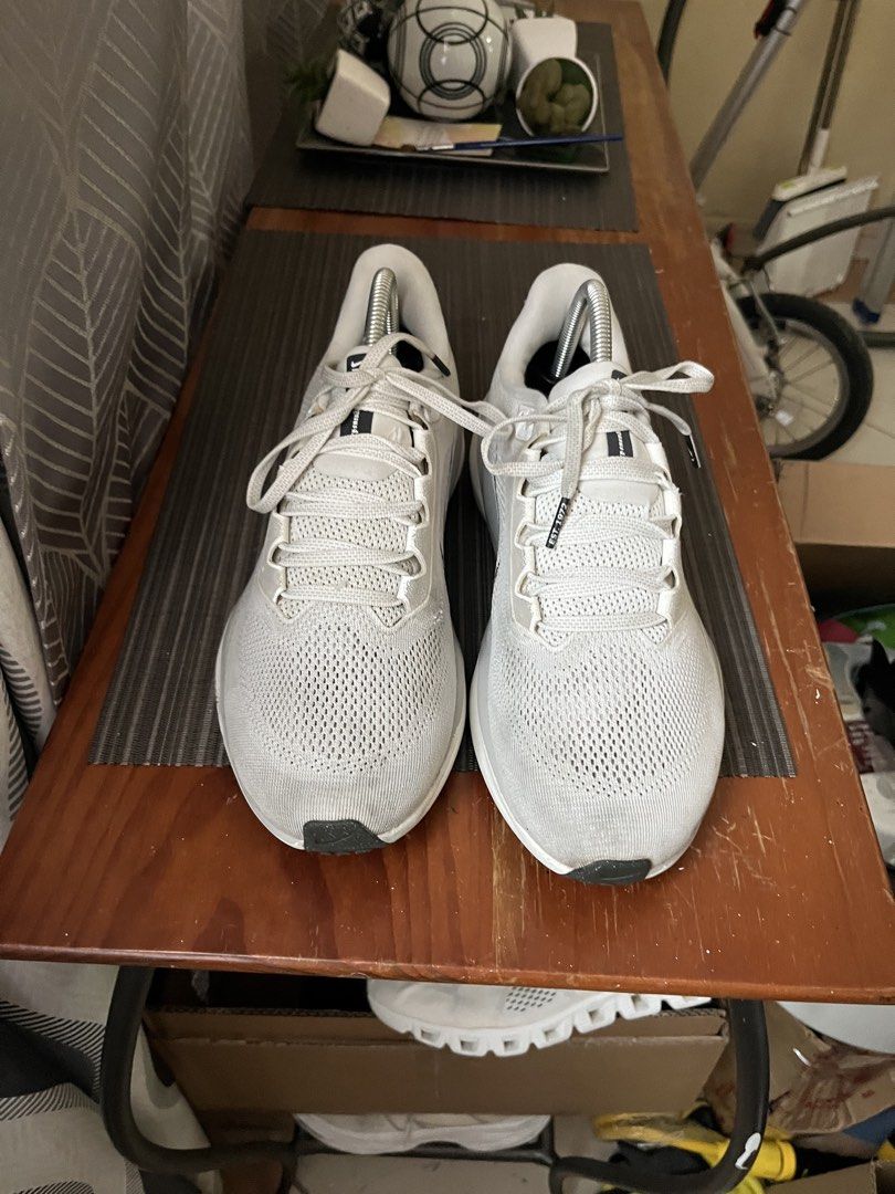 Nike Pegasus 41 (Category: Sneakers) located in Las Pinas. Submitted by deepsouthe (Listing ID 1451996607, Image 3). Description: Nike Pegasus 41 Mens sz8.5, 7.5uk, 42eu, 26.5cm VG condition Php2,600 plus sf Needs light wash Las Pinas area .