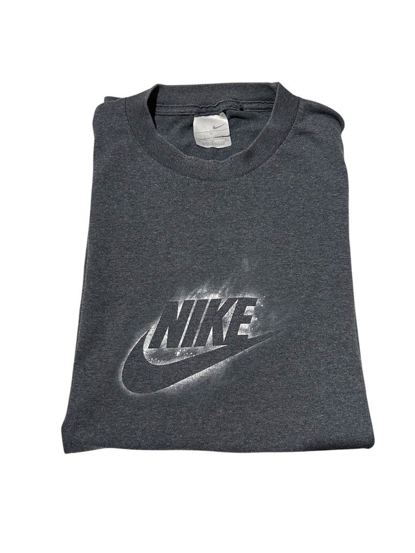 Nike T-Shirt "Go Like Hell" Graphic Tee (Category: Tshirts & Polo Shirts ) located in Manila. Submitted by bodegabodega (Listing ID 1451942490, Image 1). Description: - Grey Nike T-shirt - Cool graphic on the front - 'Go Like Hell' slogan with Nike logo on the back - Perfect for casual wear XL May lints and small holes sa ilalim ng kili kili 500.