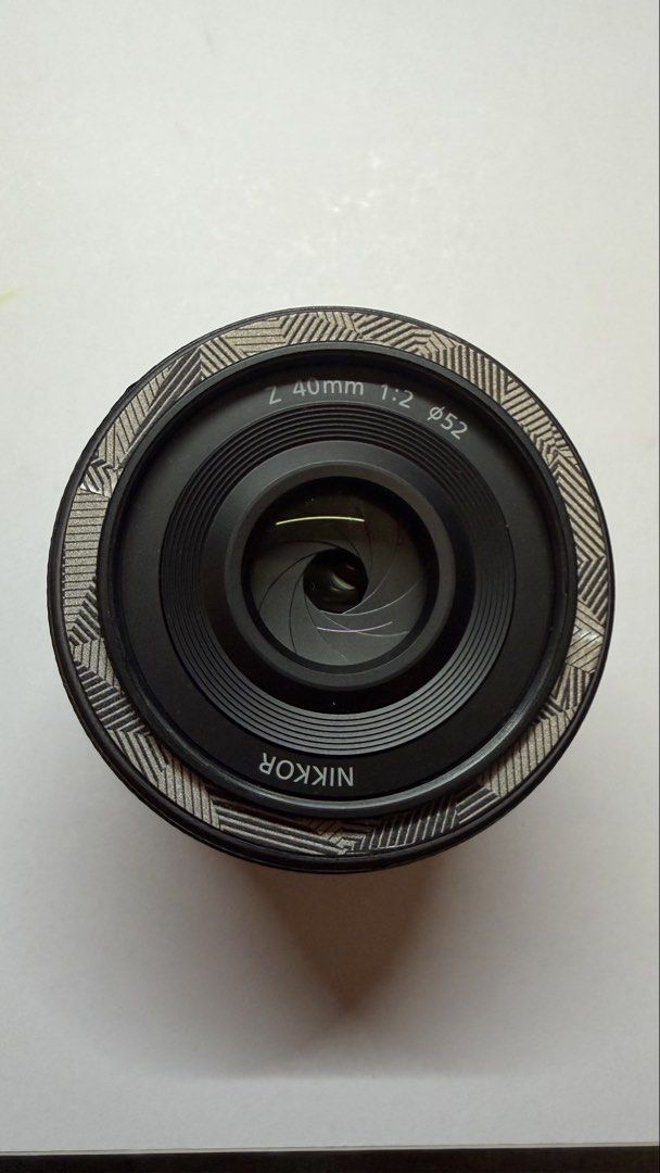 Nikon z 40mm f/2 （分類：鏡頭及裝備）位於 Hong Kong。 由 zerone123 提交（商品編號 1452043692，圖片 2）。簡介： 鏡連盒。