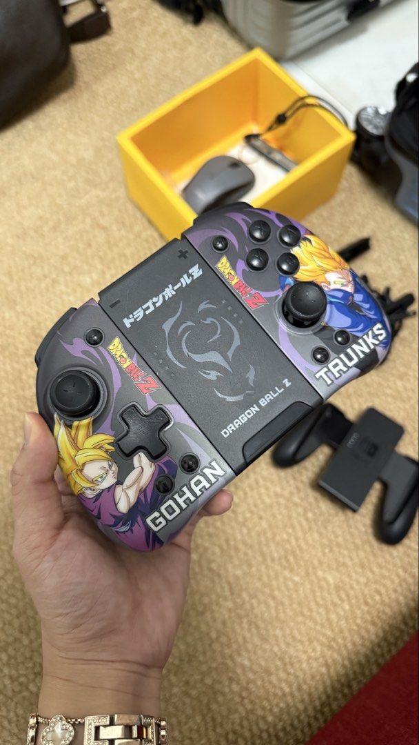 Nintendo Switch Controller (Category: Controllers) located in Singapore. Submitted by kentchuan0610 (Listing ID 1451976401, Image 1). Description: .