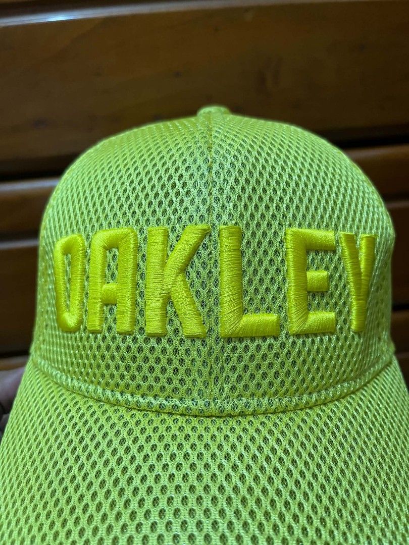 Oakley Mesh Cap Yellow (Category: Caps & Hats) located in Santa Cruz. Submitted by friendlyfire1 (Listing ID 1452042792, Image 2). Description: +SF.