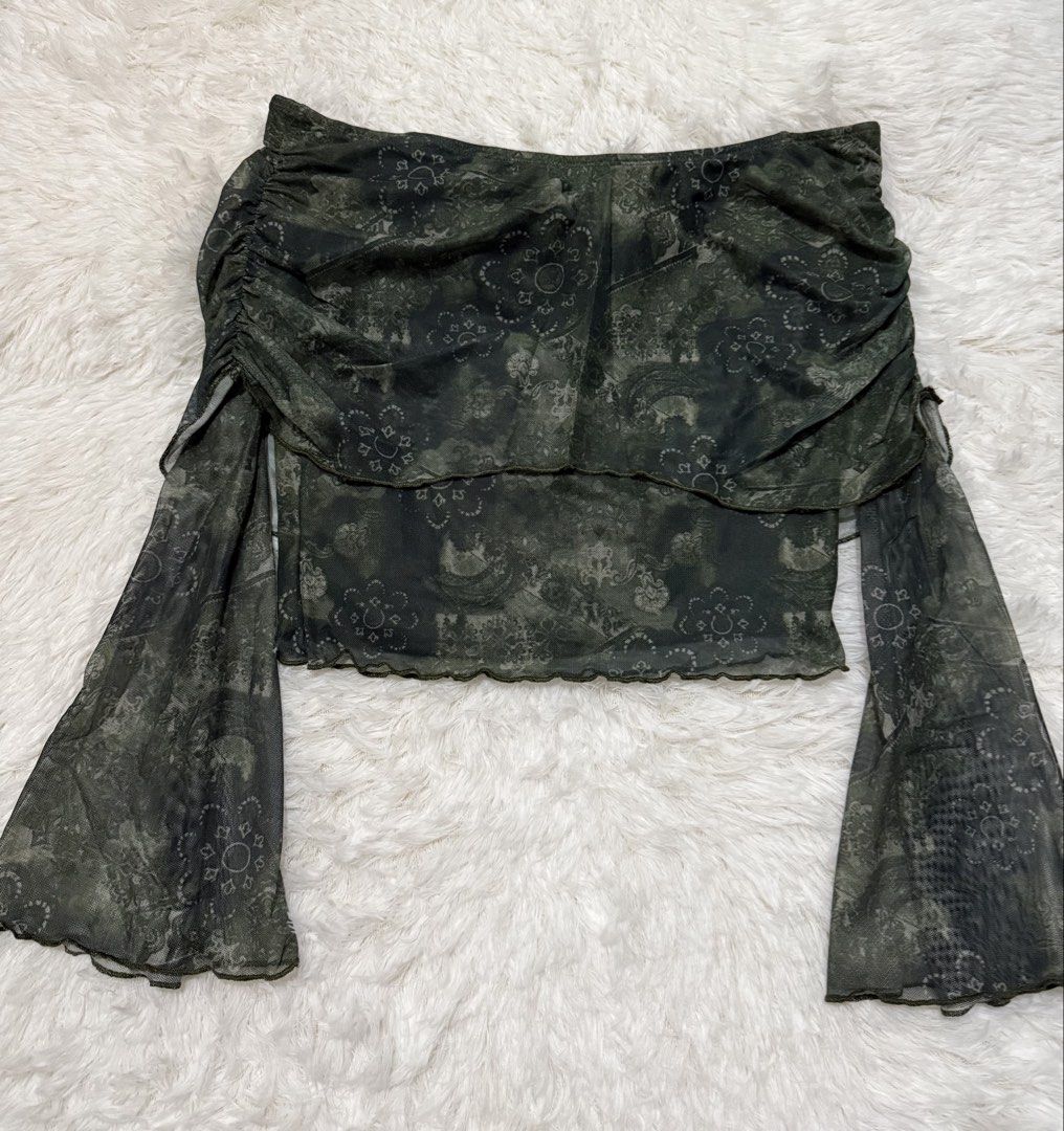 Off shoulder top (Category: Blouses) located in Makati City. Submitted by prebykris (Listing ID 1452016113, Image 2). Description: Brand new, I tried it on and the color isn’t for me RFS: decluttering .
