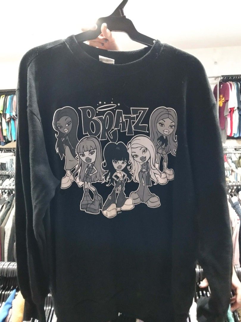 Official BRATZ sweater (Category: Coats, Jackets and Outerwear) located in Manila. Submitted by john_30 (Listing ID 1451910947, Image 2). Description: .