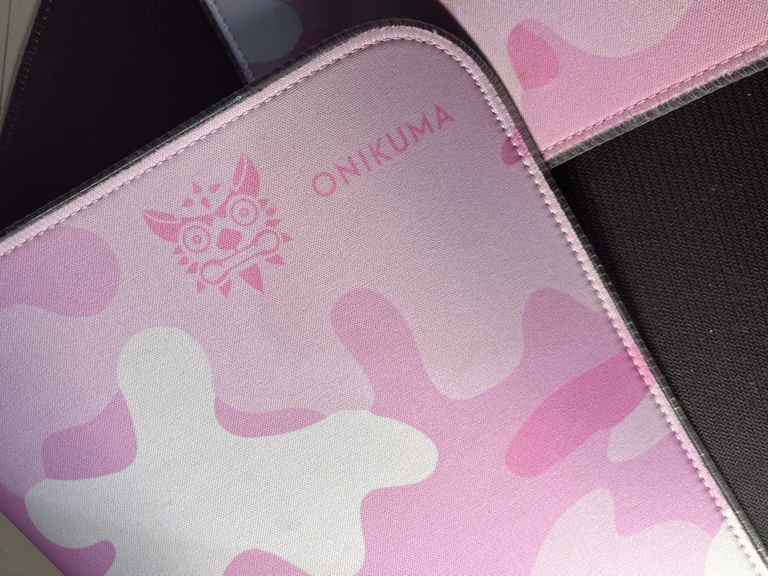 ONIKUMA RGB Mousepad (Category: Mouse & Mousepads) located in Manila. Submitted by soupiokizi (Listing ID 1452037482, Image 2). Description: Pre-loved OMNIKUMA RGB mousepad for sale! Details: ☑️ RGB working ☑️ OG box included ☑️ Good condition ‼️ Has a few cosmetic stains RFS: No longer using DM for more pics & price negotiable 💞 MOP: Gcash only, FOB shipping point !! SHIPPING: J&t, grab or lalamove or others Please manage your expectations as t