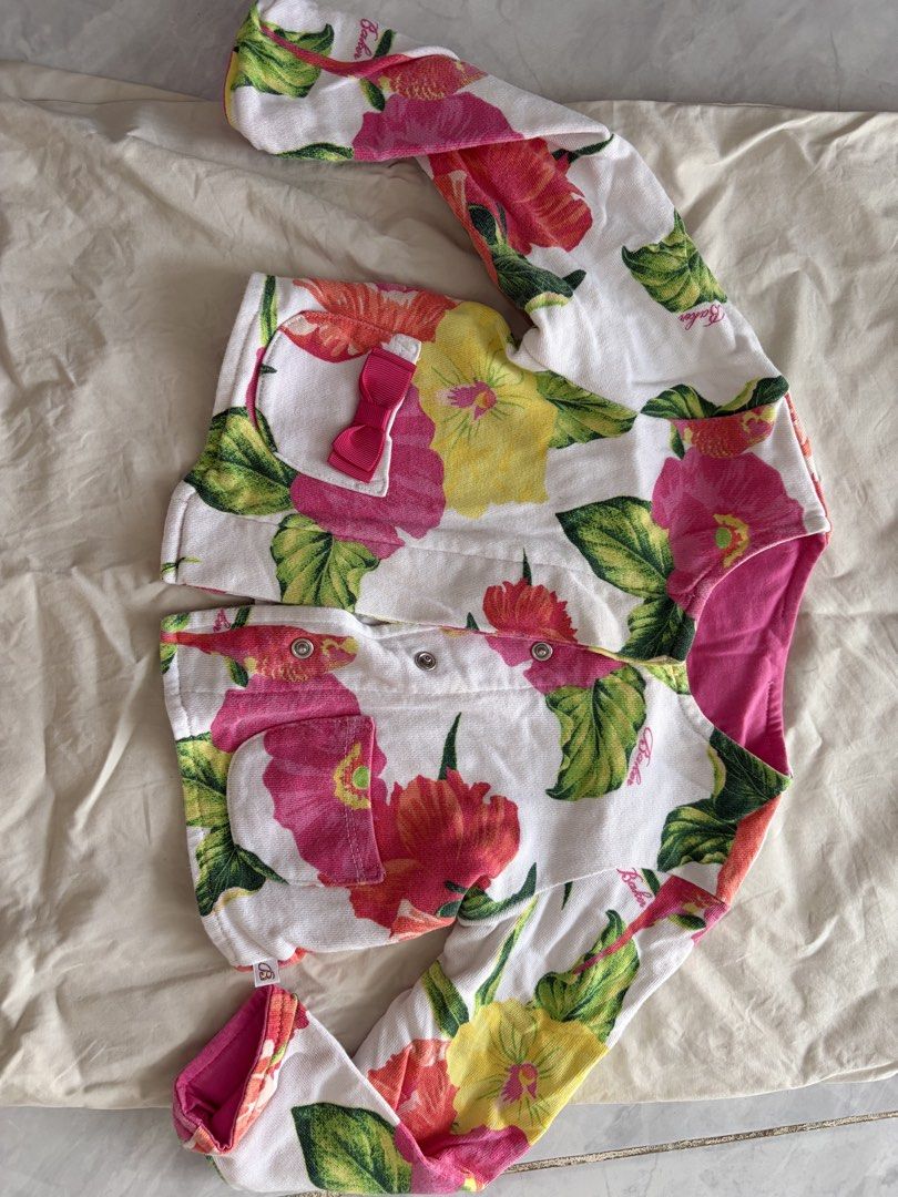 Original Cute Floral Jacket (Category: Babies & Kids Fashion) located in Lipa City. Submitted by riz022 (Listing ID 1452009286, Image 2). Description: Cute floral design With small pocket.