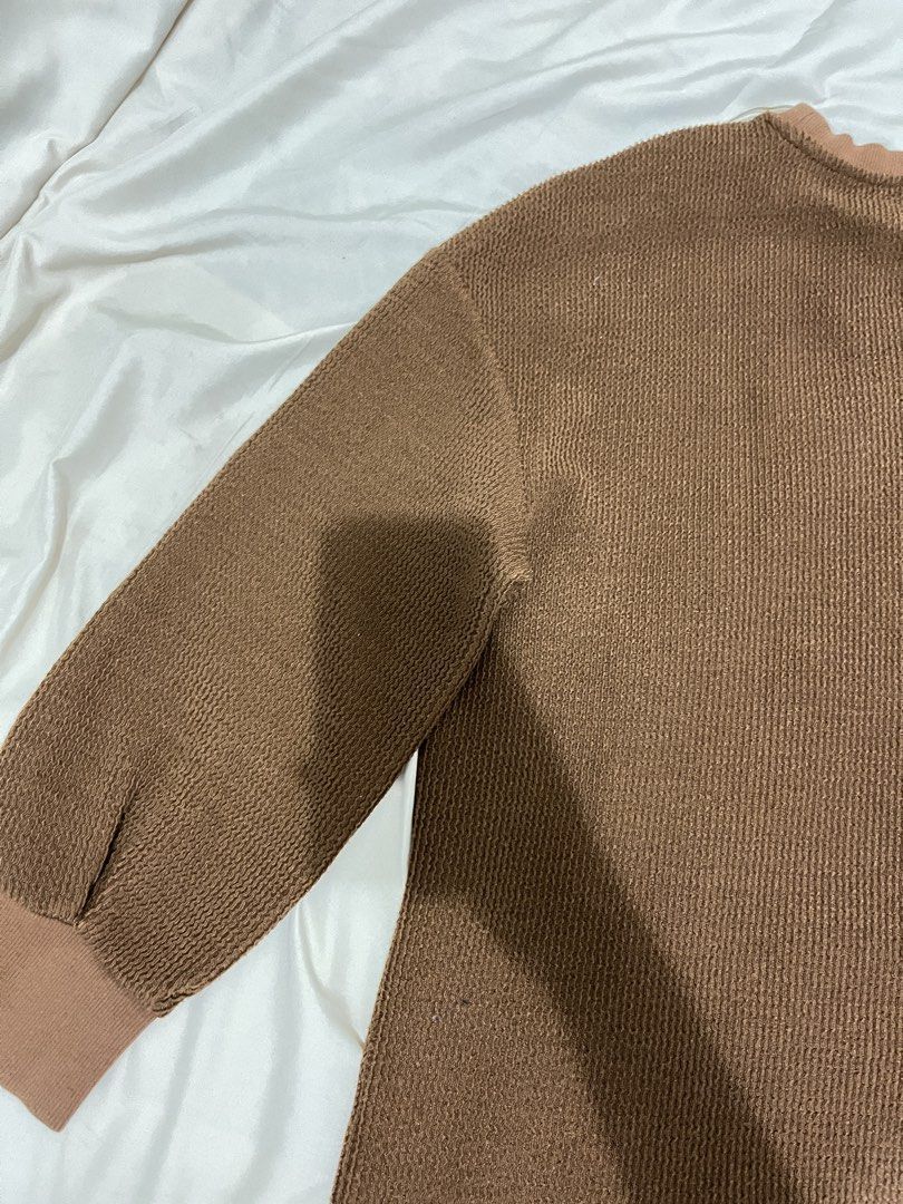 padini oversize sweater coklat (Kategori: Atasan) berada di Cileungsi. Dikirim oleh barusekalipakee (ID iklan 1452095217, Gambar 3). Deskripsi: boleh req oren ya.