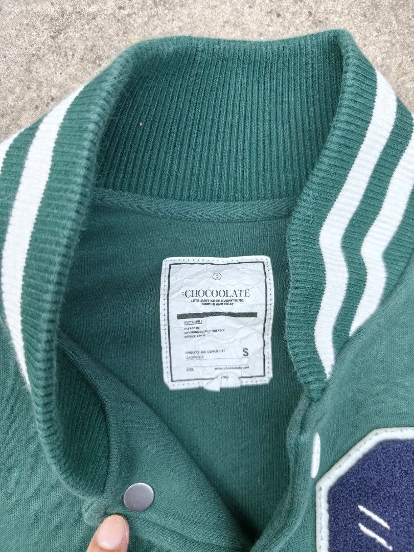 Patch varsity jacket (Category: Coats, Jackets and Outerwear) located in Santa Cruz. Submitted by lesterpogs30 (Listing ID 1451901353, Image 3). Description: chocolate patch varsity jacket excellent condition 18x27.