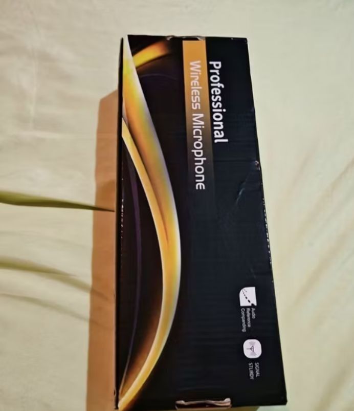 Professional Gold Wireless Microphone (Category: Microphones) located in Batangas. Submitted by braxielyn_xen (Listing ID 1452082551, Image 1). Description: Only once used..