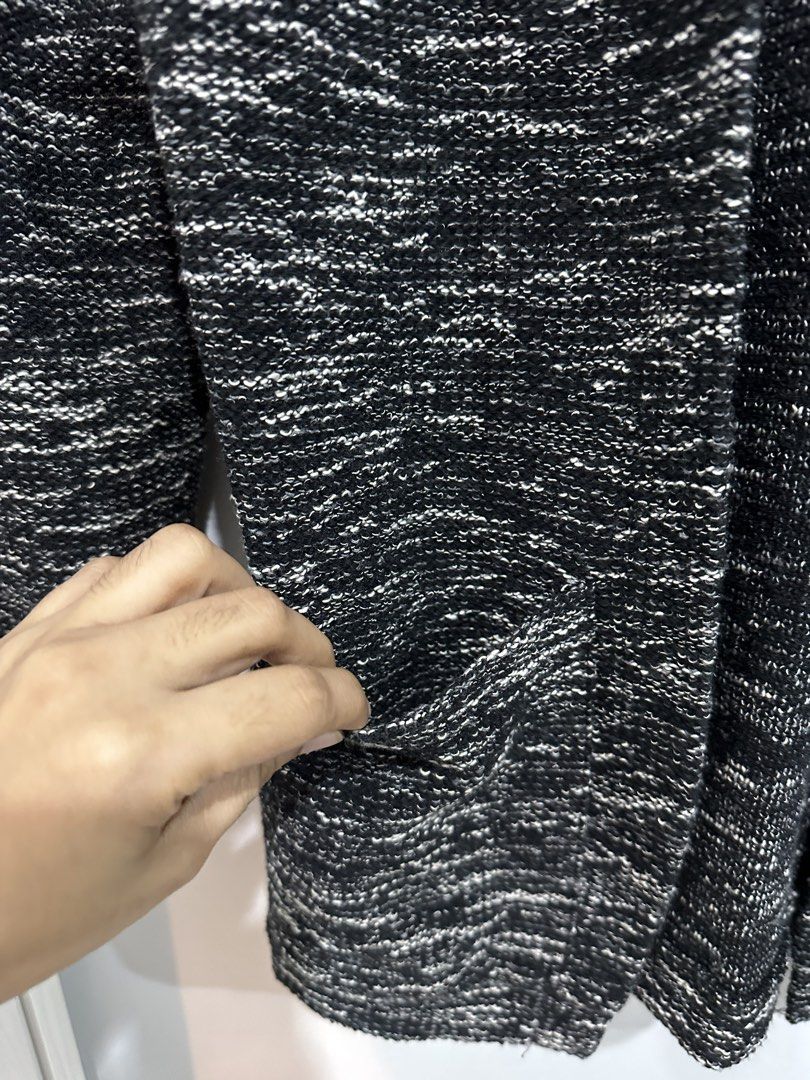 Pull and Bear Cardigan sweater (Category: Others Tops) located in Paranaque City. Submitted by sorajapanluxshoppe (Listing ID 1451979161, Image 3). Description: Cardigan Pull and bear unisex size small on tag but can fit til large on female frame .