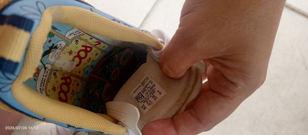 Puma Suede Classic XXI Sneakers (Category: Sneakers) located in Taytay. Submitted by ecs1991 (Listing ID 1452001188, Image 2). Description: - Puma x smurfs edition - flatform - Unique cartoon-print insoles - Classic white with blue and tan accents - no box 7.5 /38/24cm in good conditions Hindi na lang tlga nagamit selling low price.
