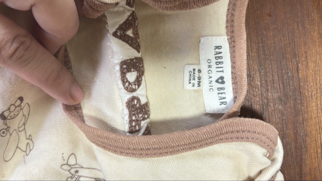 Rabbit Bear Organic Baby Clothes Set 6-9M (Category: Babies & Kids Fashion) located in Mangaldan. Submitted by prelovedstuffcm (Listing ID 1452104128, Image 2). Description: - Brand: Rabbit Bear - Size: 6-9 months - Material: Organic Cotton - Features: Fun all-over print top, comfy shorts - Ideal for: Everyday wear mop- always payment first before shipping. buyer will shoulder the shipping fee. courier available at our area: jnt, lbc.
