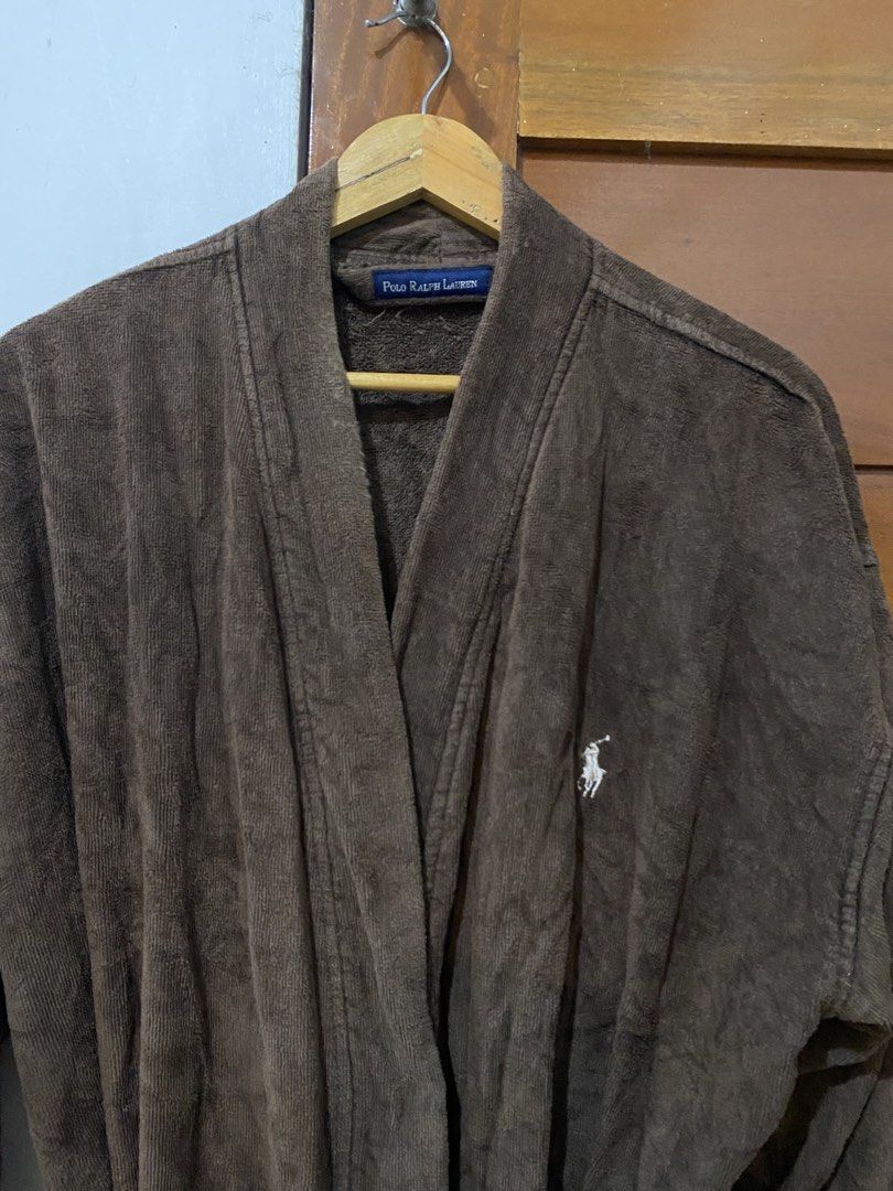 Ralph Lauren bathrobe choco brown (Category: Coats, Jackets and Outerwear) located in Tanza. Submitted by 9th.street.thrift (Listing ID 1452008651, Image 2). Description: Ralph lauren bath robe Good condition No issue Sign of usage M on tag 25x38.