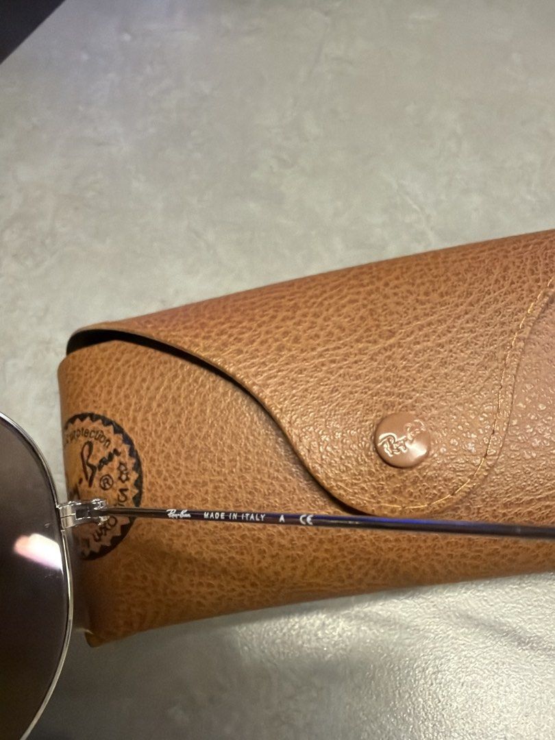 Rayban 3407 （分類：眼鏡）位於 Hong Kong。 由 iphone7689 提交（商品編號 1452019370，圖片 2）。簡介： 接近全新，意大利製造，將軍澳或順豐到付交收。