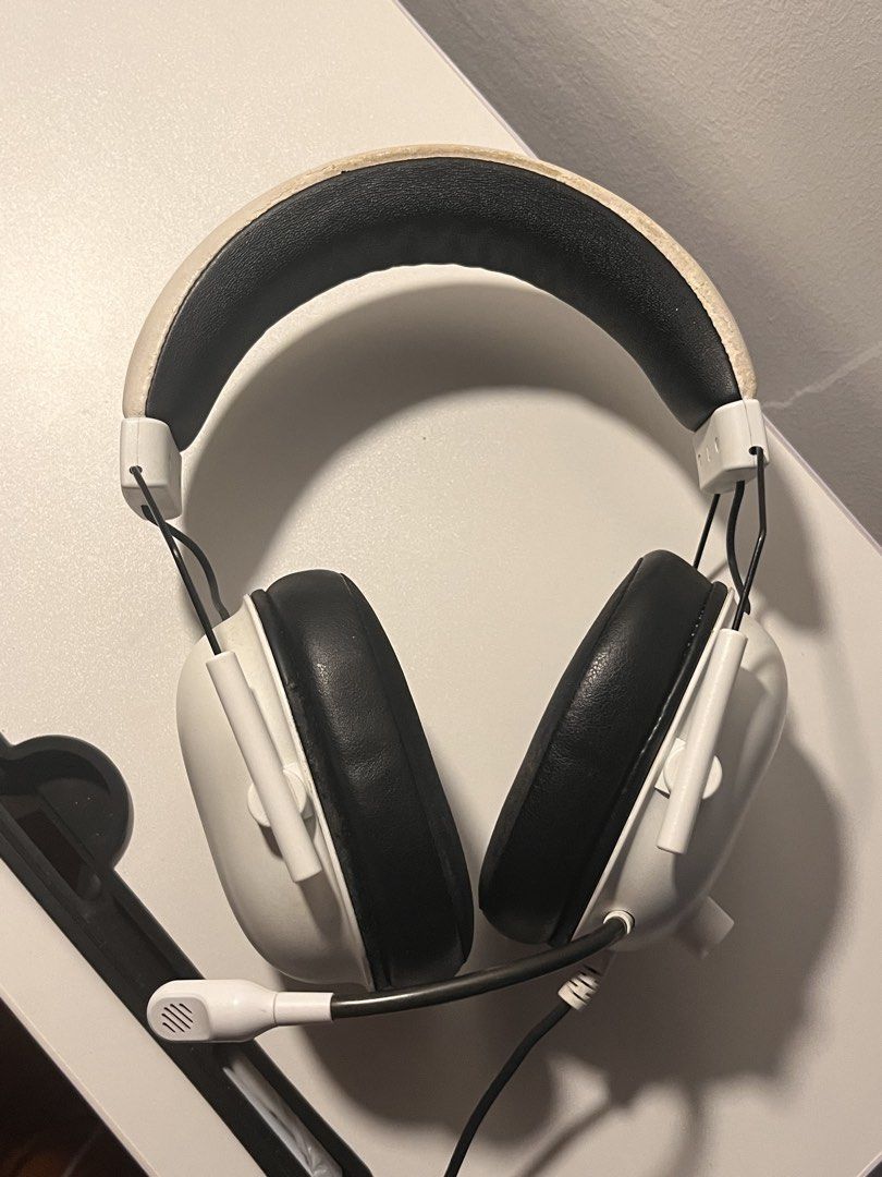 Razer Blackshark V2 X White Gaming Headset (Category: Headphones & Headsets) located in Makati City. Submitted by belladonna.ph_ (Listing ID 1452054970, Image 2). Description: Razer Blackshark V2 X White Gaming Headset. Built-in mic. White with black earcups. Some headband wear. Clean earcups. ⭐️⭐️⭐️⭐️⭐️ Has port connectors for PC headphone ports. .
